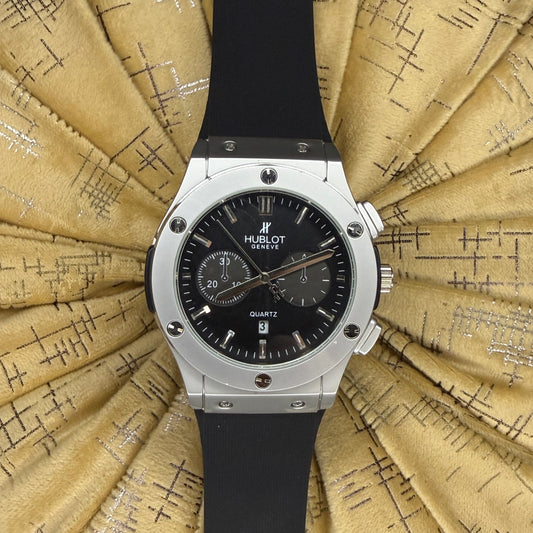 Hublot Classic Fusion Quartz Men’s Watch – Black Dial, Rubber Strap